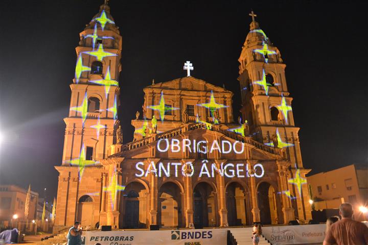 Réveillon na Praça encerra programação com chave de ouro 